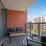 Scala With Parking By Lion 아파트