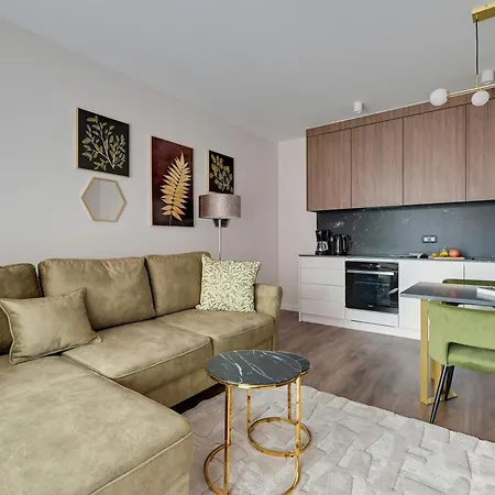 Old Town Scala F With Parking By Lion Gdańsk