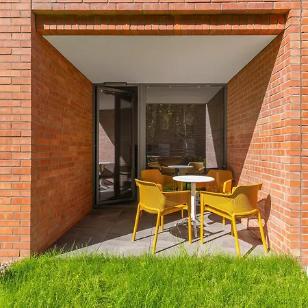 Old Town Scala F With Parking By Lion