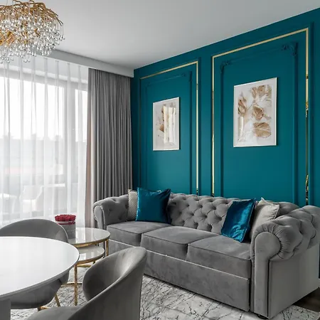 Old Town Scala F With Parking By Lion