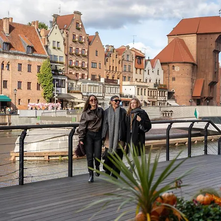 Old Town Scala F With Parking By Lion *