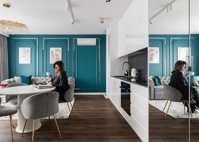 Old Town Scala F With Parking By Lion *