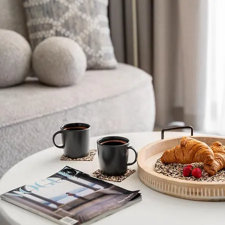 Old Town Scala F With Parking By Lion