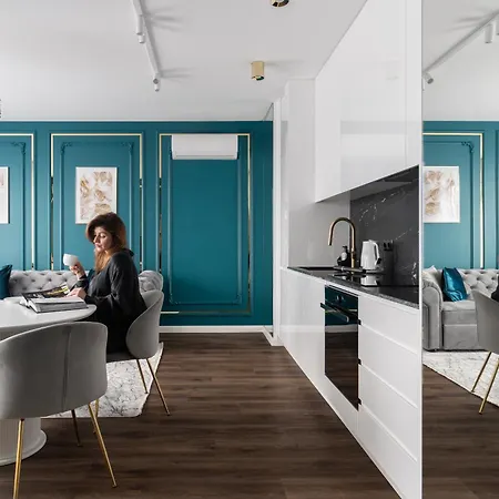 Old Town Scala F With Parking By Lion *